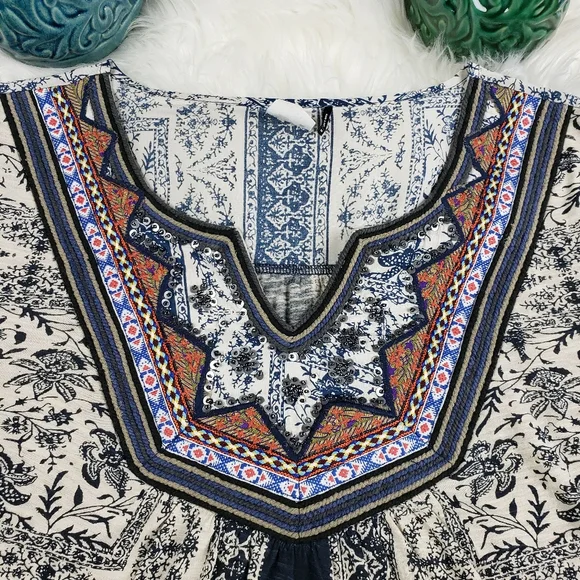 Anthropologie Akemi + kin top blouse medium - Picture 5 of 8